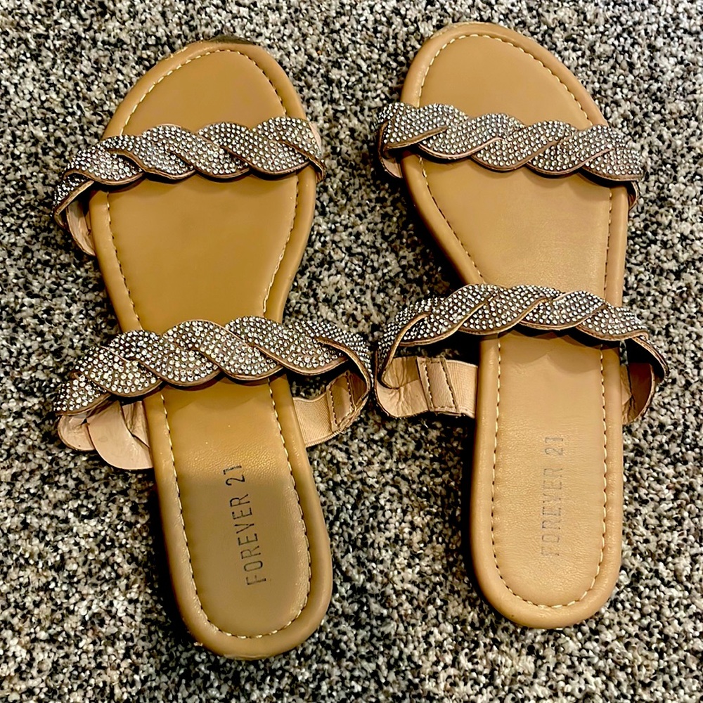 Forever 21 diamond cross sandals woman’s size 6